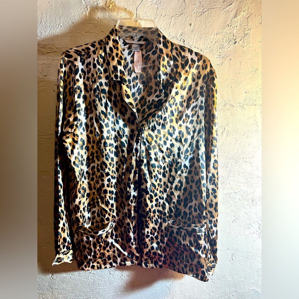 Victoria Secret NWT Leopard Print Women's button up pajama top, medium